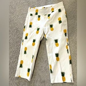 NWOT Pineapple Print Capri Pants Small